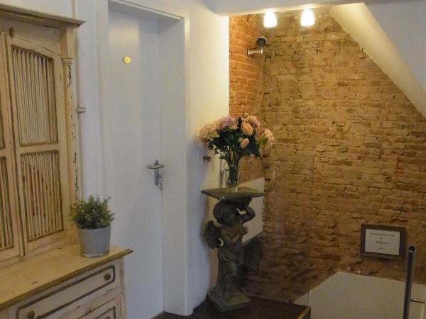 St. Pauli Lodge : photo 1 de la chambre chambre simple avec salle de bains 