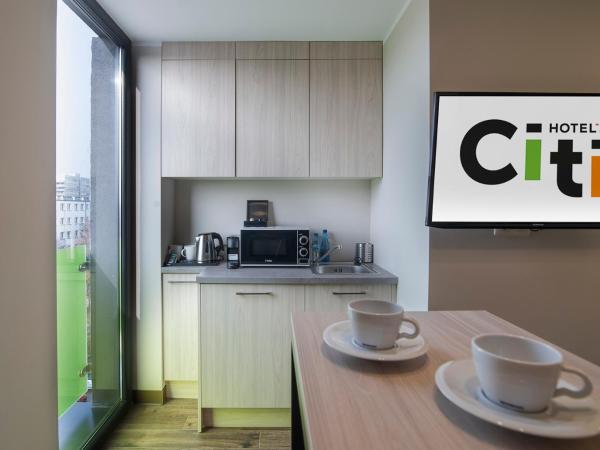Citi Hotel's Wrocław : photo 2 de la chambre appartement