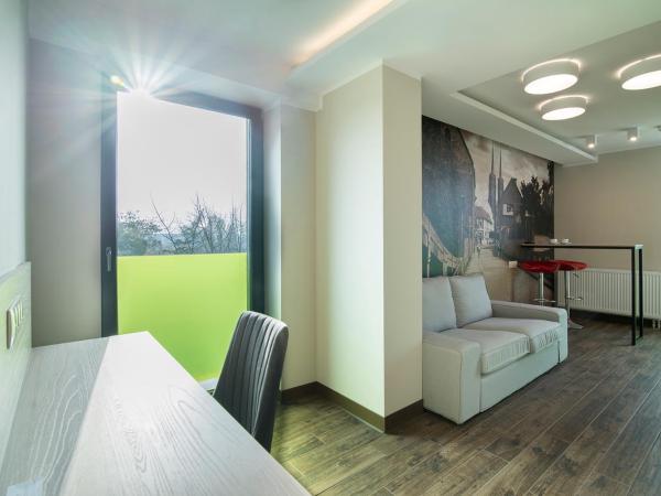 Citi Hotel's Wrocław : photo 5 de la chambre appartement