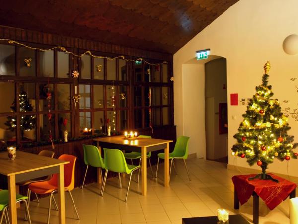 Ciszterci Szállás Pécs : photo 4 de la chambre chambre simple - accessible aux personnes à mobilité réduite