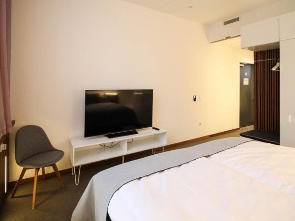 H24 Berlin Lichtenberg : photo 3 de la chambre suite