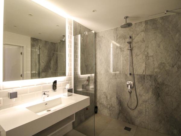 H24 Berlin Lichtenberg : photo 7 de la chambre suite