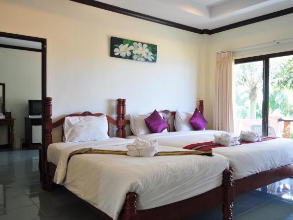 Lanta Seafront Resort : photo 5 de la chambre chambre familiale deluxe