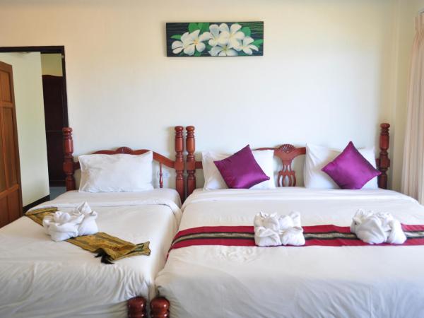 Lanta Seafront Resort : photo 4 de la chambre chambre familiale deluxe
