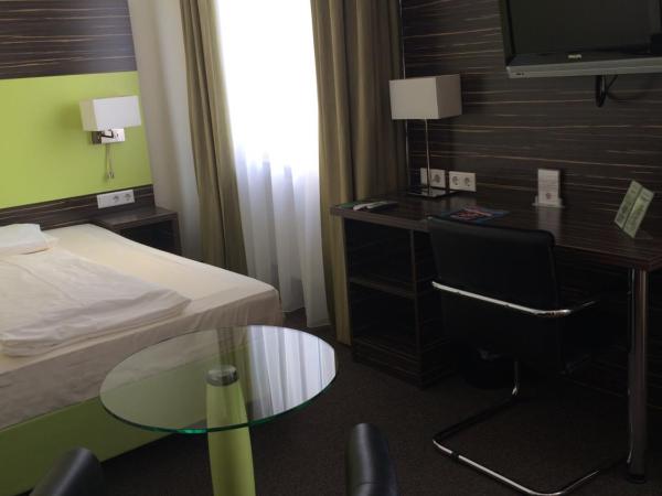 Behringers City Hotel Nürnberg : photo 1 de la chambre chambre double standard avec lit à la française