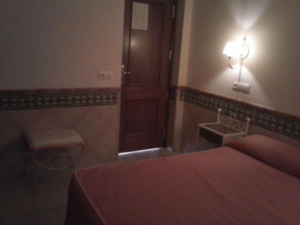 Pension Doña Trinidad : photo 9 de la chambre chambre double ou lits jumeaux