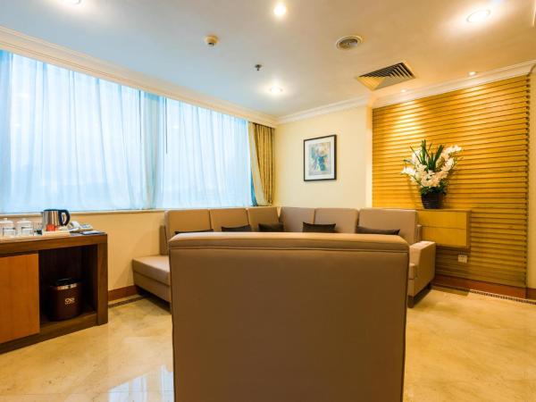 China Mayors Plaza - Free shuttle between hotel and Exhibition Center during Canton Fair : photo 5 de la chambre suite deluxe avec lit king-size