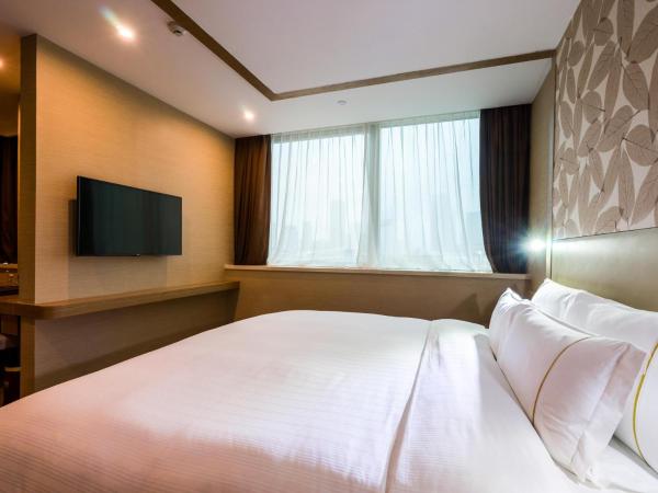 China Mayors Plaza - Free shuttle between hotel and Exhibition Center during Canton Fair : photo 2 de la chambre suite exécutive