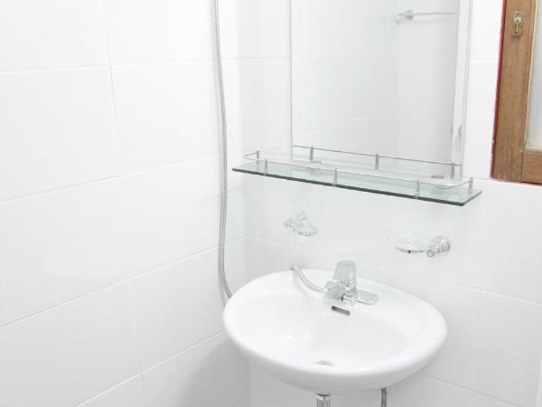 Photo Park Guesthouse : photo 10 de la chambre chambre lits jumeaux avec salle de bains privative