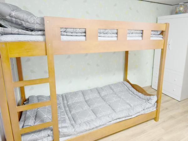 Photo Park Guesthouse : photo 7 de la chambre chambre lits jumeaux avec salle de bains privative