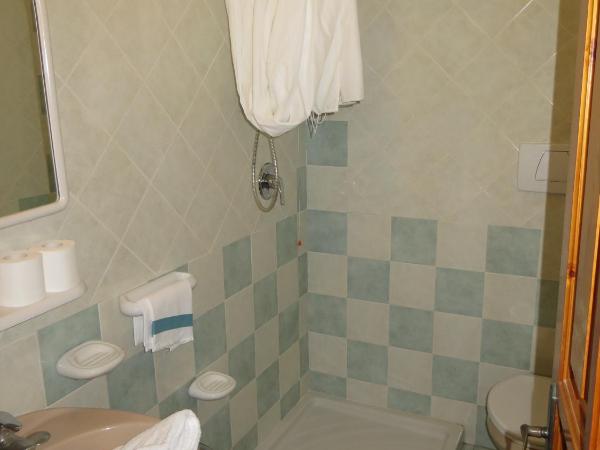 Albergo Villa Mario : photo 4 de la chambre chambre double