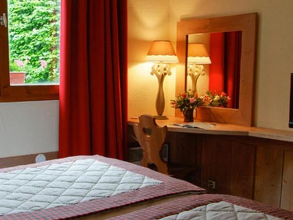 Hôtel Restaurant La Tourmaline : photo 2 de la chambre chambre double avec accès au spa