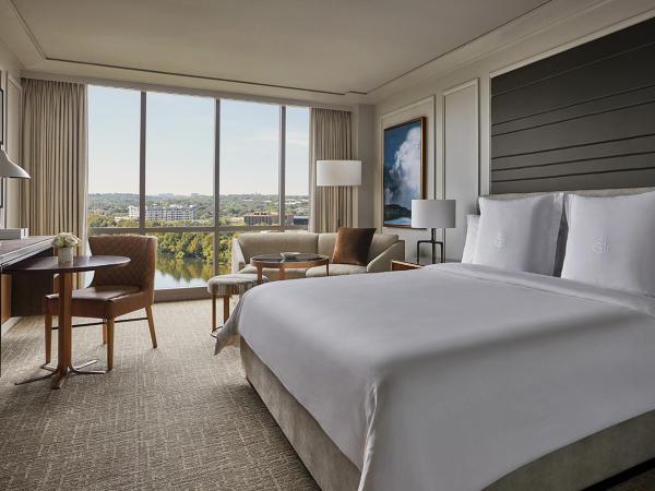 Four Seasons Hotel Austin : photo 2 de la chambre chambre lit king-size - vue sur lac