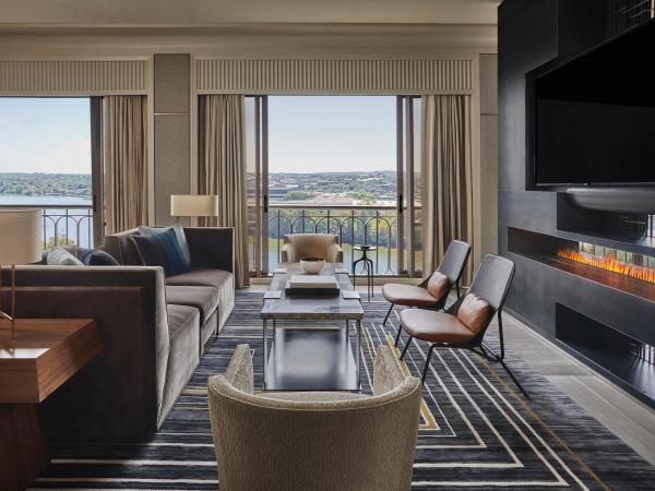 Four Seasons Hotel Austin : photo 1 de la chambre suite présidentielle lit king-size