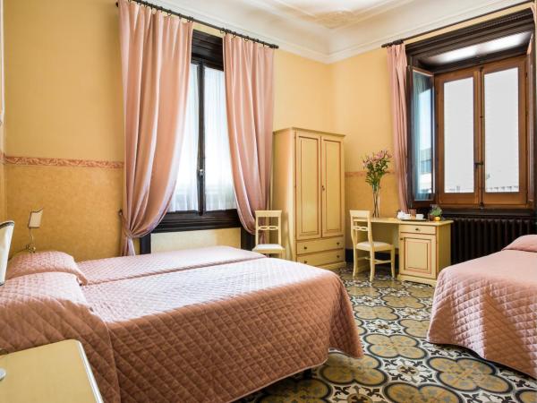 Hotel Fiorita : photo 2 de la chambre chambre triple