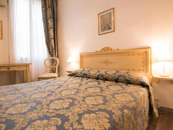 Albergo Casa Peron : photo 2 de la chambre chambre double ou lits jumeaux avec salle de bains privative