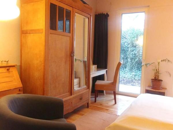 Pension an der Elsterbrücke : photo 10 de la chambre appartement - vue sur lac