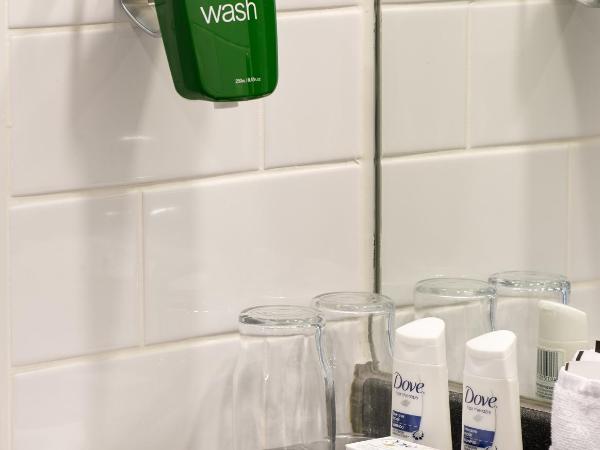 Park Inn by Radisson Istanbul Airport Odayeri : photo 10 de la chambre suite - vue sur forêt