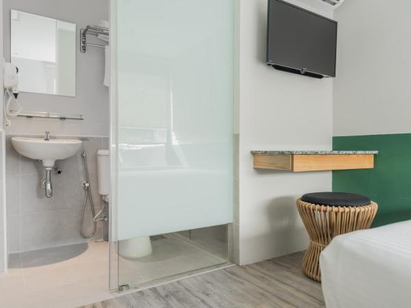 Bunk & Bilik Hotel Jalan Ipoh : photo 9 de la chambre chambre lit queen-size deluxe