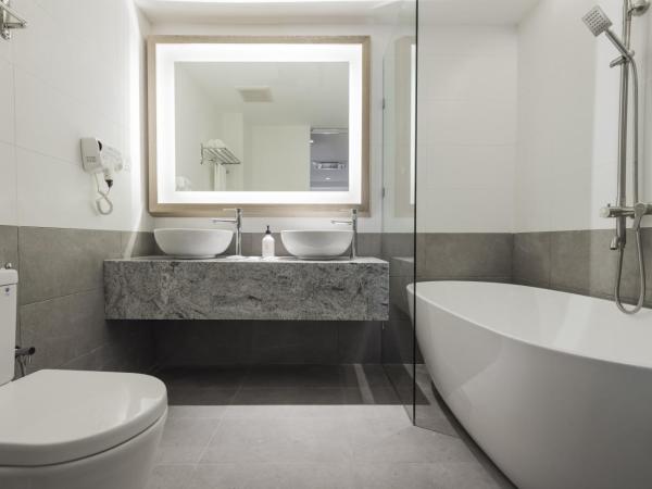 Bunk & Bilik Hotel Jalan Ipoh : photo 8 de la chambre suite lit king-size