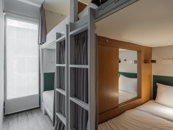 Bunk & Bilik Hotel Jalan Ipoh : photo 2 de la chambre lit superposé simple dans dortoir réservé aux femmes
