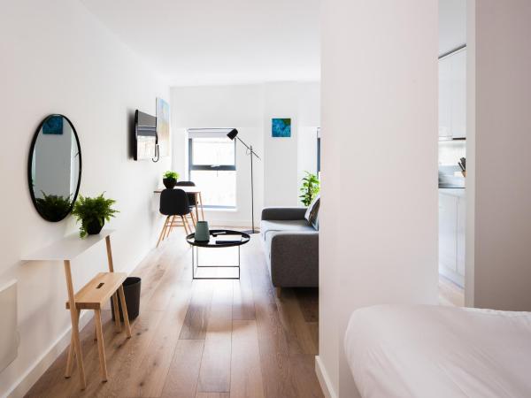 Hiding Space Westgate Apartments : photo 7 de la chambre studio standard