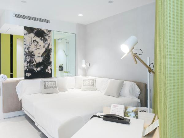 Hotel Rec Barcelona - Adults Only : photo 3 de la chambre chambre double ou lits jumeaux supérieure