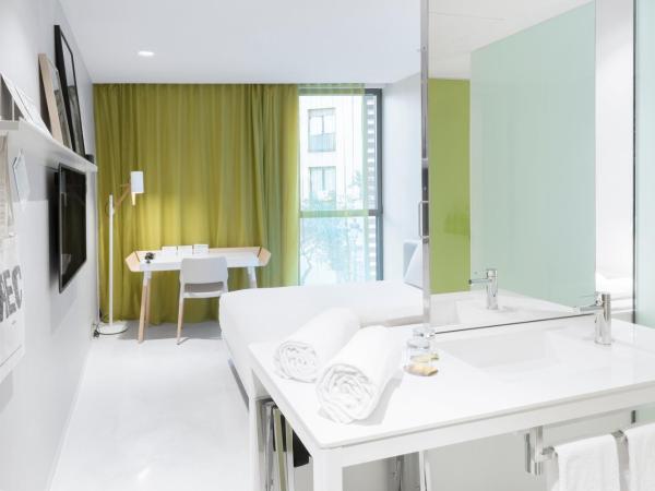 Hotel Rec Barcelona - Adults Only : photo 6 de la chambre chambre double ou lits jumeaux supérieure