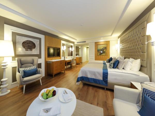 Sueno Hotels Deluxe Belek : photo 7 de la chambre chambre de luxe - vue sur terres et golf