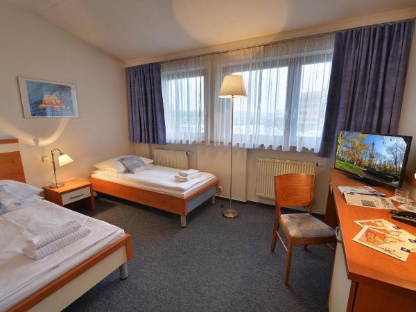 EA Hotel Populus : photo 2 de la chambre chambre double ou lits jumeaux