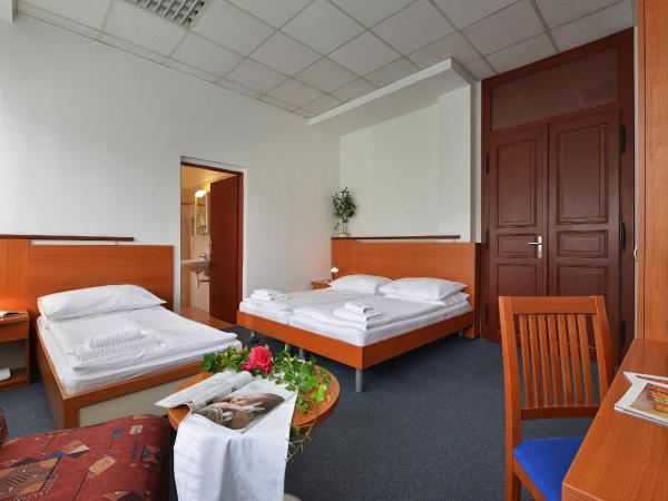 EA Hotel Populus : photo 10 de la chambre chambre triple