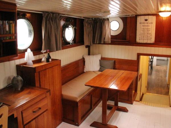 B&B Unitas : photo 6 de la chambre chambre quadruple avec salle de bains privative