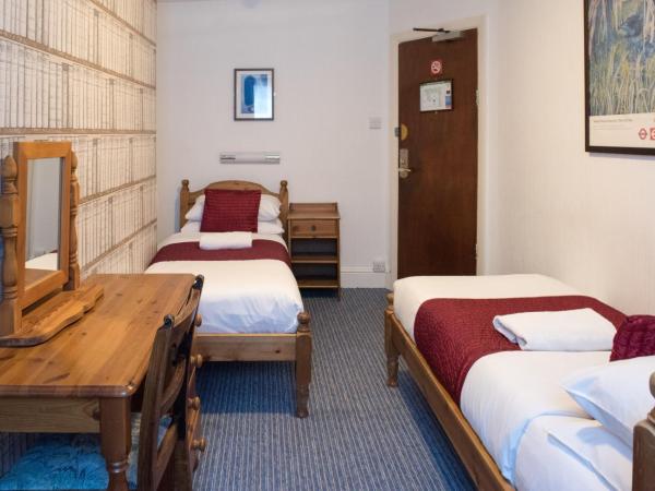 St Athans Hotel : photo 3 de la chambre chambre lits jumeaux avec salle de bains commune