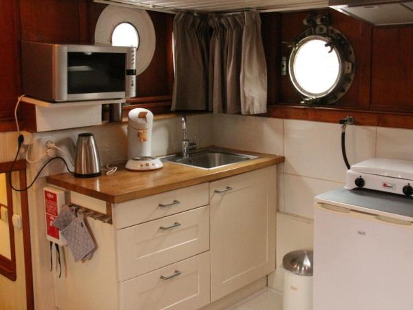 B&B Unitas : photo 8 de la chambre chambre quadruple avec salle de bains privative