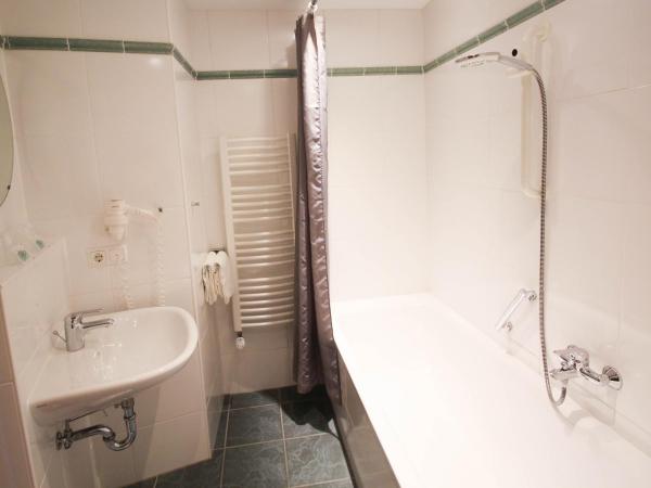 Hotel Der Tannenbaum : photo 6 de la chambre chambre double standard