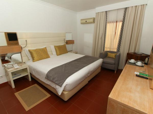 Best Western Hotel Dom Bernardo : photo 6 de la chambre chambre lit king-size