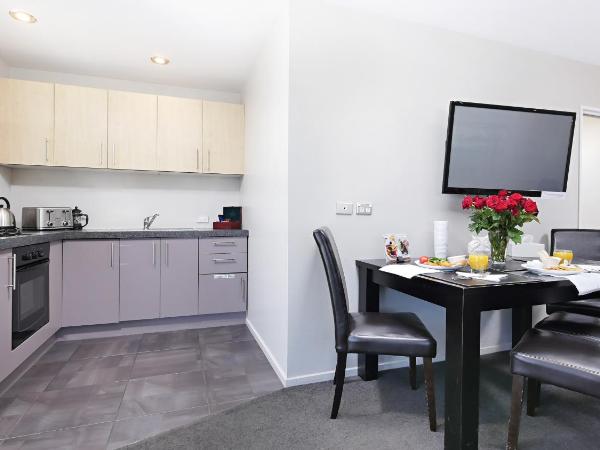 Arthur's Court Motor Lodge : photo 8 de la chambre appartement 2 chambres avec 2 salles de bains