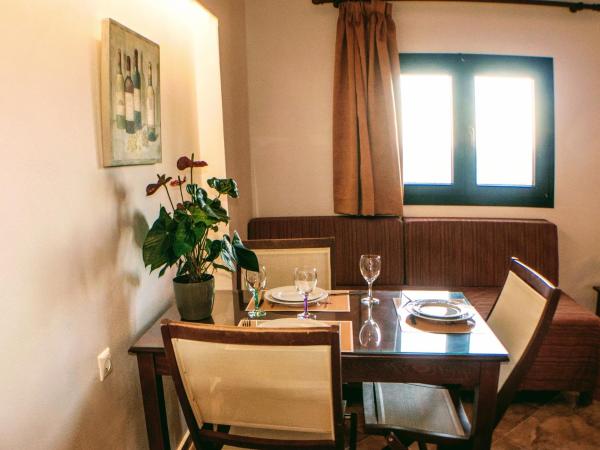 Ippoliti Village : photo 9 de la chambre suite en duplex avec vue sur la mer