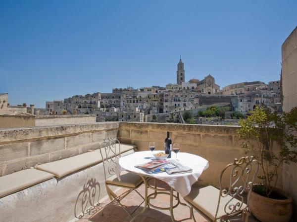 L'Hotel In Pietra : photo 3 de la chambre suite avec jacuzzi et terrasse