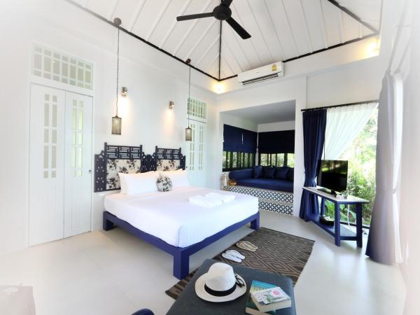 Moracea by Khao Lak Resort - SHA Extra Plus : photo 4 de la chambre villa avec piscine privée