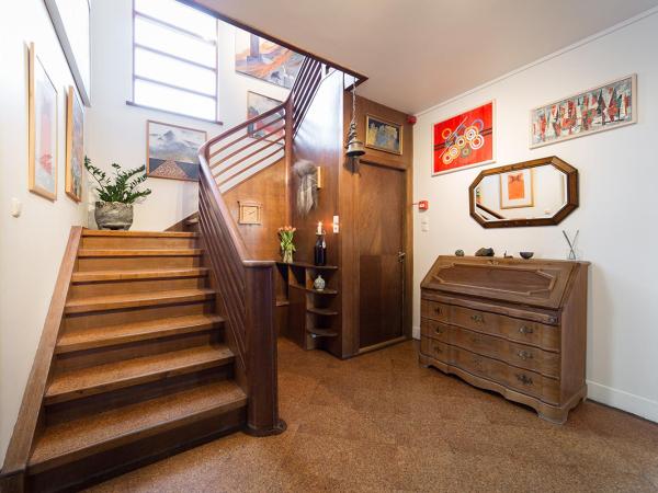 Eric the Red Guesthouse : photo 2 de la chambre chambre double ou lits jumeaux avec salle de bains commune