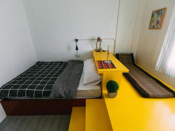 Aekkeko hostel : photo 9 de la chambre deluxe room with shared bathroom 