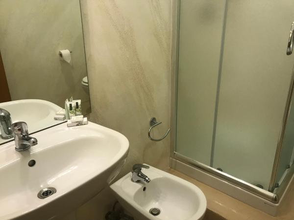 Moonlight Hotel&Suites : photo 10 de la chambre chambre double ou lits jumeaux