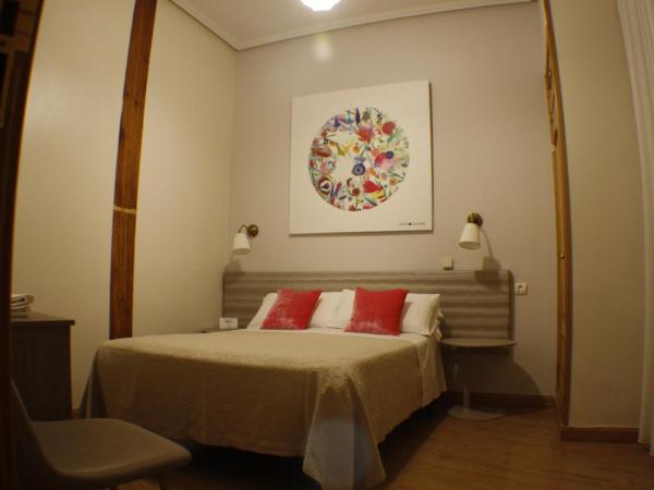 Hostal Santa Cruz : photo 7 de la chambre chambre double ou lits jumeaux