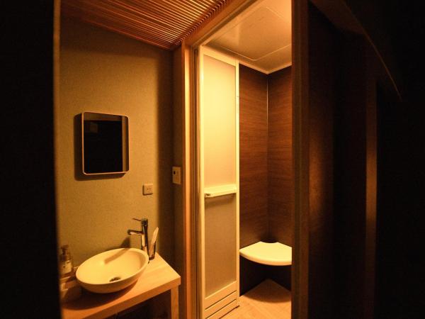 Yado Kiramachi : photo 3 de la chambre chambre lits jumeaux avec salle de bains privative séparée