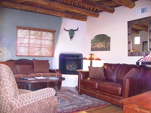 Casas de Suenos Old Town Historic Inn, Ascend Hotel Collection : photo 1 de la chambre deluxe 2 bedroom efficiency suite, 2 queens, 1 person whirlpool