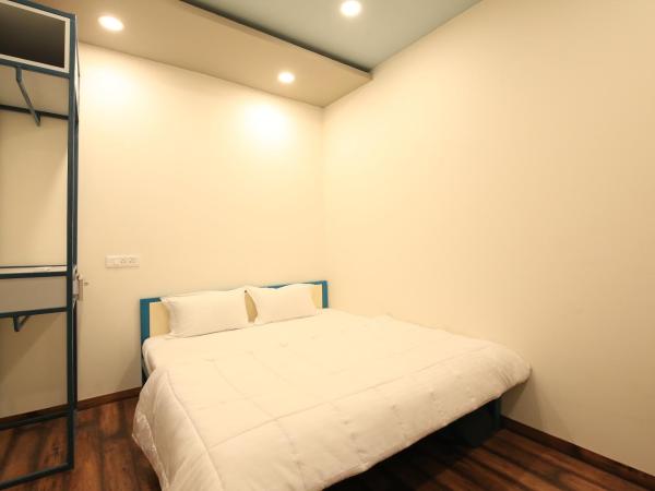 Blue Beds Hostel : photo 3 de la chambre chambre double lit queen-size avec balcon