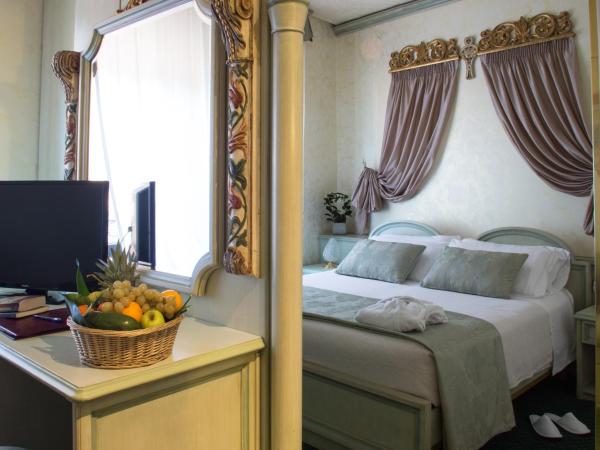 Hotel Colomba d'Oro : photo 1 de la chambre chambre double supérieure