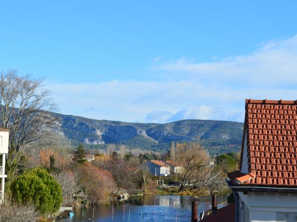 Les Terrasses de David et Louisa : photo 3 de la chambre chambre double supérieure - vue sur rivière et rue