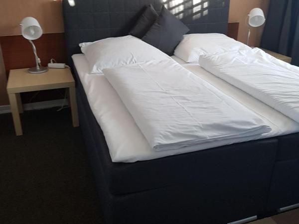 Hotel Wandsbek Hamburg : photo 8 de la chambre chambre triple